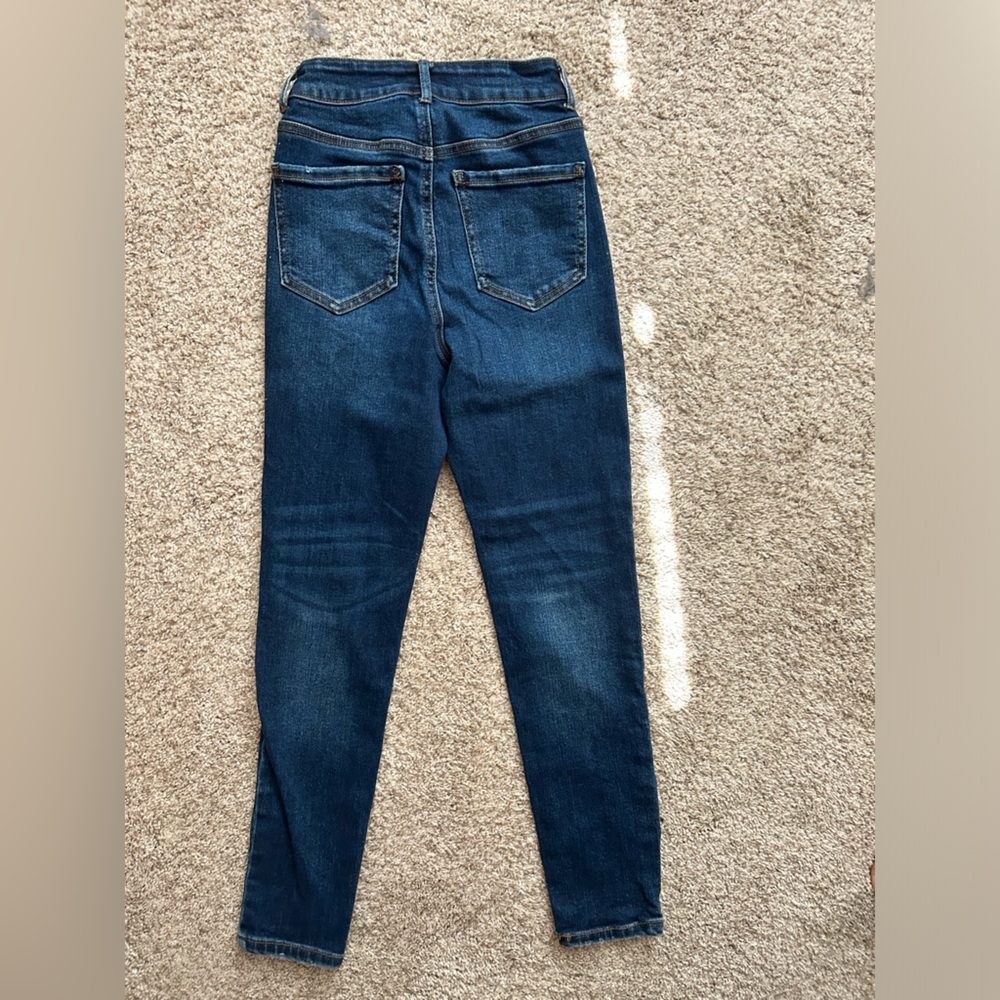 Women’s New Jeans - Picture 5 of 5
